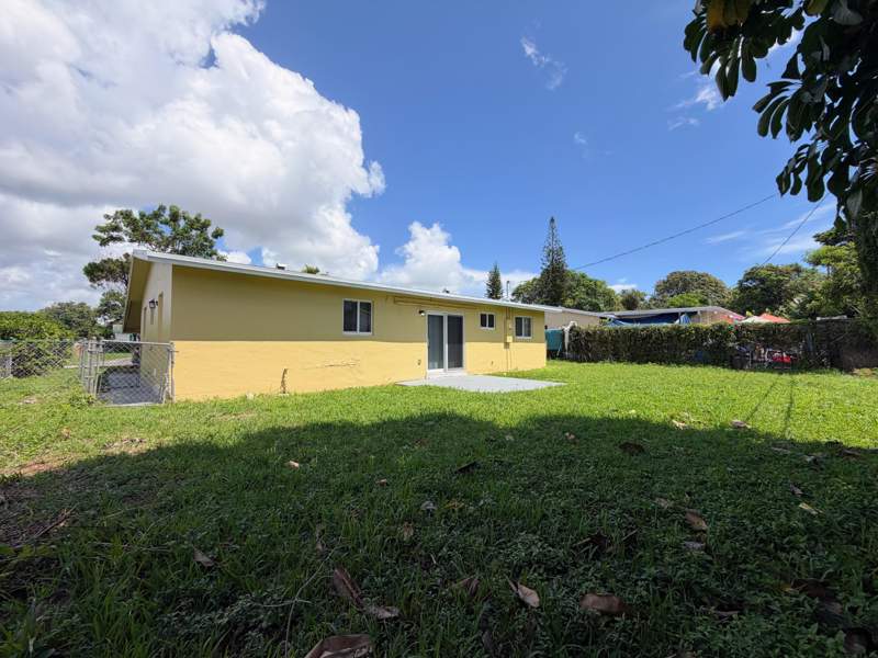 3 bedroom Single Family Residence at 2530 NW 26th Court, Lake Tahoe Estates, Oakland Park — photo 3
