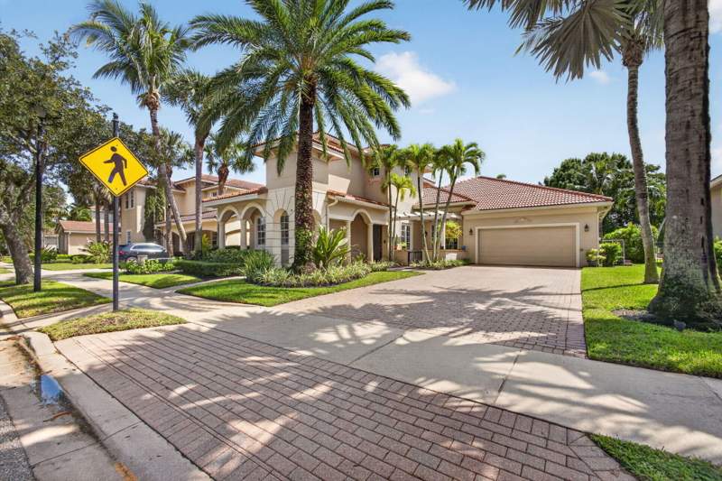 4 bedroom Single Family Residence at 110 Via Veracruz, Paseos/ Pines On Pennock Lane Pud 2, Jupiter — photo 5