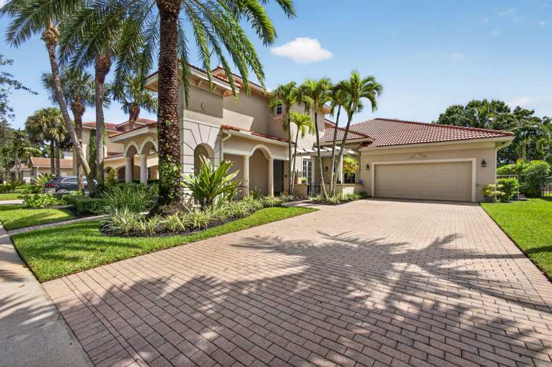 4 bedroom Single Family Residence at 110 Via Veracruz, Paseos/ Pines On Pennock Lane Pud 2, Jupiter — photo 1