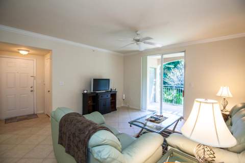 6492 Emerald Dunes Drive #205, West Palm Beach FL - photo 10 of 23