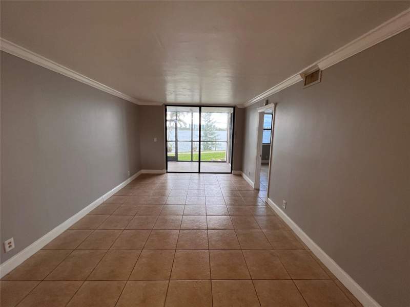 2 bedroom Condominium at 118 Lake Emerald Drive #103, Lake Emerald Condominium No, Oakland Park — photo 2