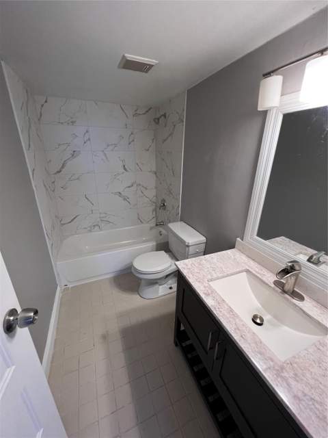 118 Lake Emerald Drive #103, Oakland Park FL - photo 7 of 12