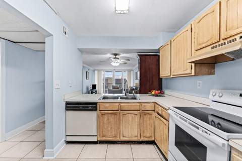8 N Royal Palm Way #6040, Boca Raton FL - photo 8 of 36