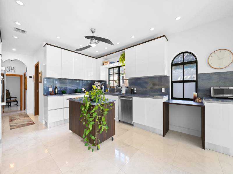 3 bedroom Single Family Residence at 80 SE Olive Way, Boca Raton Por La Mar, Boca Raton — photo 2