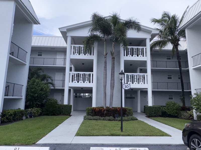 2 bedroom Condominium at 10 Colonial Club Drive #305, Colonial Club Condo Sec 1, Boynton Beach — photo 1