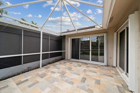 1129 W Lakes Drive, Deerfield Beach FL - photo 10 of 15