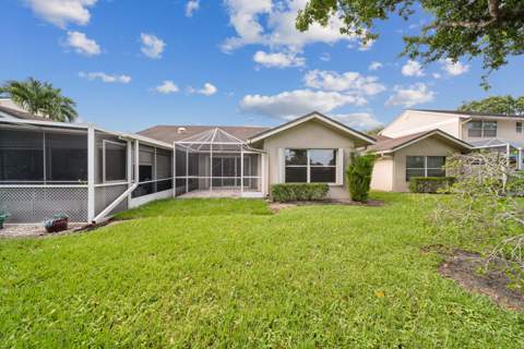 1129 W Lakes Drive, Deerfield Beach FL - photo 11 of 15