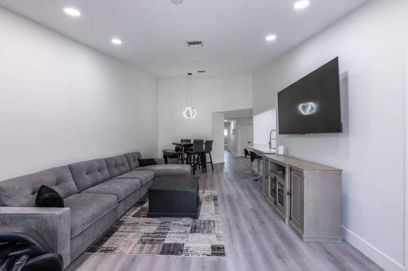 3 bedroom Single Family Residence at 1129 W Lakes Drive, The Lakes, Deerfield Beach — photo 4