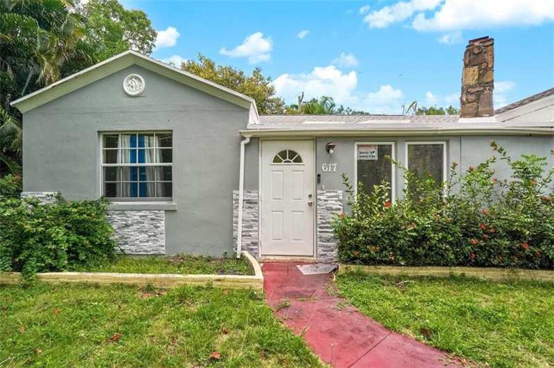 4 bedroom Single Family Residence at 617 Lakeside Harbor, Brown Sam Jr, Boynton Beach — photo 1
