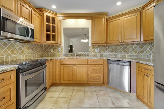 6807 SE Yorktown Drive, home for sale in Hobe Sound