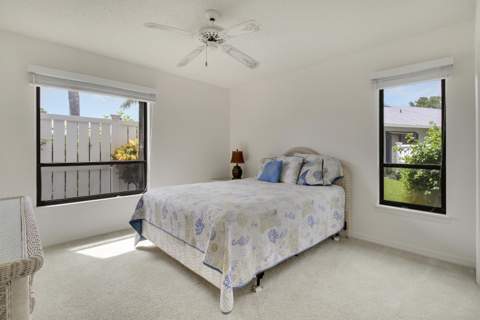 6807 SE Yorktown Drive, Hobe Sound FL - photo 20 of 40