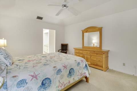 6807 SE Yorktown Drive, Hobe Sound FL - photo 23 of 40