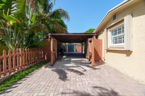 171 NE 28th Court, Boynton Beach FL - photo 13 of 56