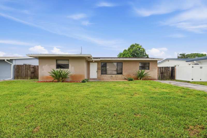 3 bedroom Single Family Residence at 6540 Grant Court, Fleetwood Manor Second Add, Hollywood — photo 1