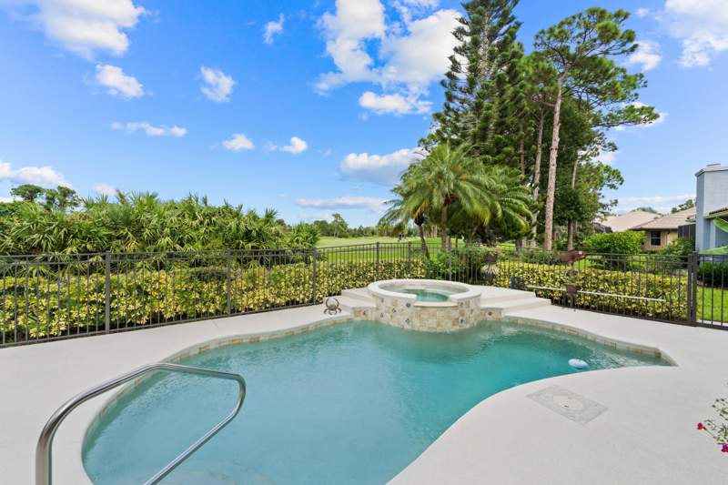 3 bedroom Single Family Residence at 1716 SW Mockingbird Drive, Country Club Pointe, Port St. Lucie — photo 3