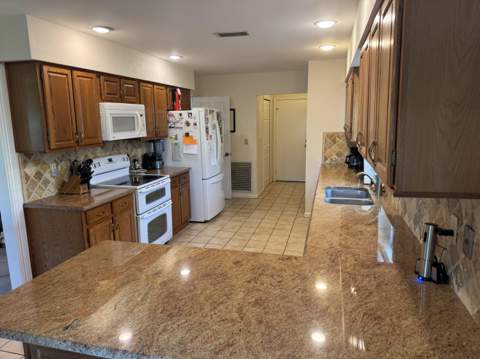 10548 Greentrail Drive, Boynton Beach FL - photo 10 of 29