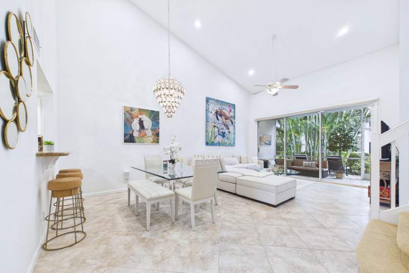 3 bedroom Townhouse at 412 Coral Cove Drive, Oak Harbour 4, North Palm Beach — photo 2