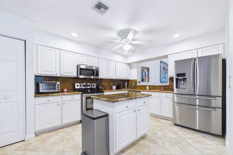 3 bedroom Townhouse at 412 Coral Cove Drive, Oak Harbour 4, North Palm Beach — photo 3