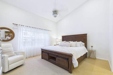 412 Coral Cove Drive, North Palm Beach FL - photo 6 of 40