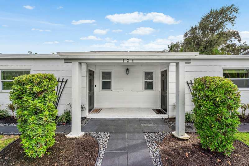 3 bedroom Single Family Residence at 124 Mayfield Road #W, Lakeside Point Add To Lantana, Lantana — photo 1