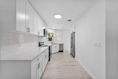 124 Mayfield Road #W, Lantana FL - photo 10 of 40