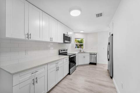 124 Mayfield Road #W, Lantana FL - photo 11 of 40
