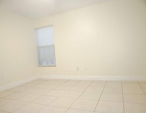 2007 W Lakeview Drive, Royal Palm Beach FL - photo 6 of 24
