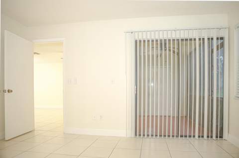 2007 W Lakeview Drive, Royal Palm Beach FL - photo 9 of 24