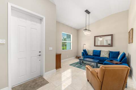 2070 NW Pine Tree Way, Stuart FL - photo 8 of 34