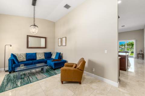 2070 NW Pine Tree Way, Stuart FL - photo 9 of 34