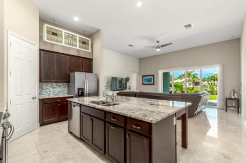 2070 NW Pine Tree Way, Stuart FL - photo 10 of 34