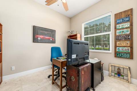2070 NW Pine Tree Way, Stuart FL - photo 19 of 34