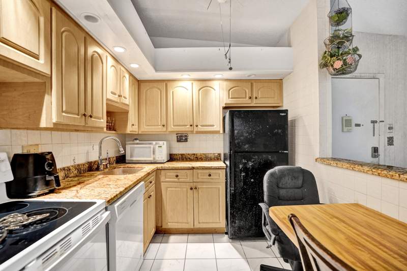 2 bedroom Condominium at 9414 S Belfort Circle #215, Belfort Condominium J, Tamarac — photo 3