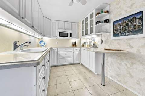 2295 S Ocean Boulevard #517, Palm Beach FL - photo 12 of 36