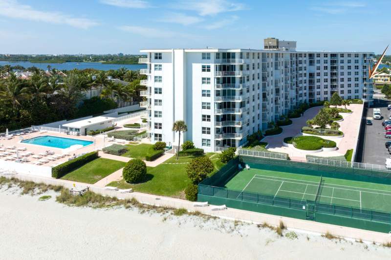 3 bedroom Stock Cooperative at 2295 S Ocean Boulevard #517, Twenty Two Ninety Five South Ocean Blvd, Palm Beach — photo 3