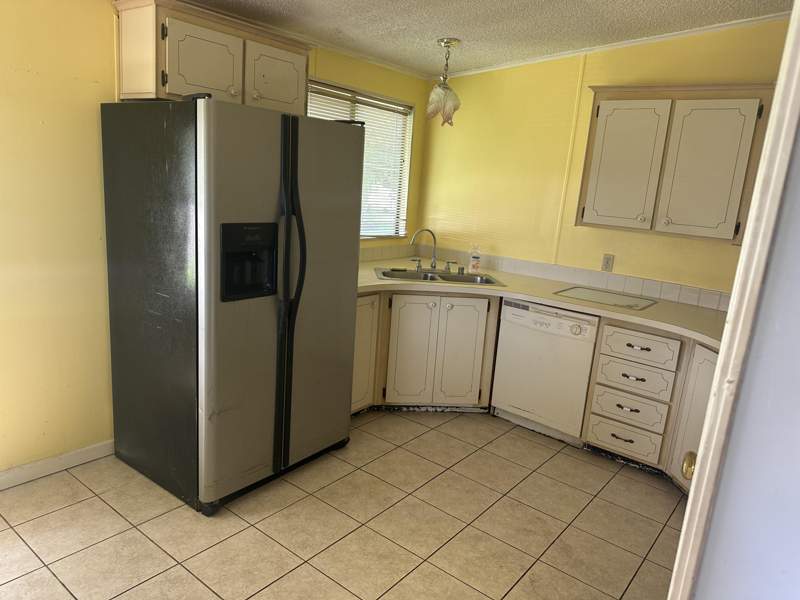 2 bedroom Manufactured Home at 5591 Hemingway Court #E-01, Tropical Isles, Fort Pierce — photo 4