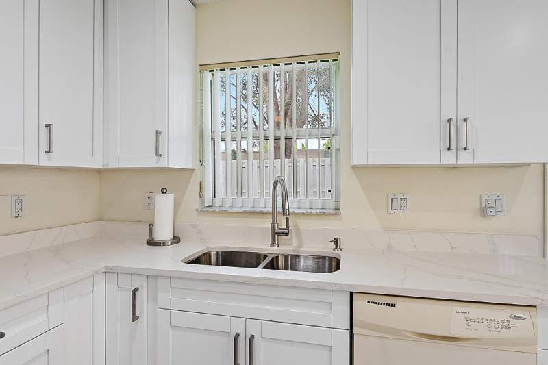 3 bedroom Single Family Residence at 7293 Nautica Way, Spinnaker Bay At Lake Charleston, Lake Worth — photo 3