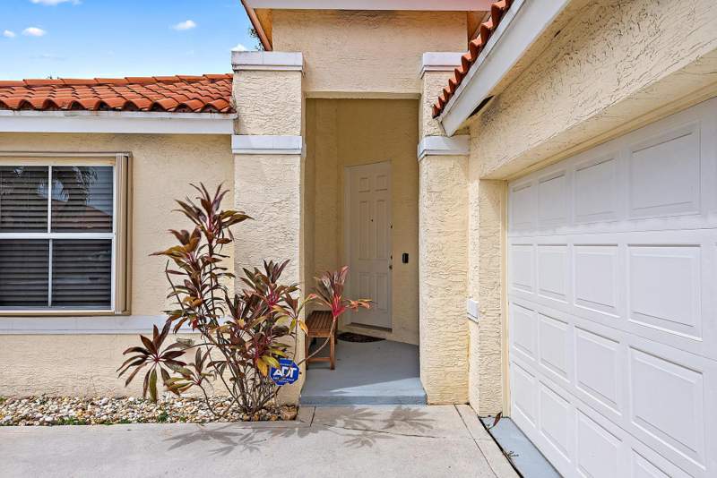3 bedroom Single Family Residence at 7293 Nautica Way, Spinnaker Bay At Lake Charleston, Lake Worth — photo 2