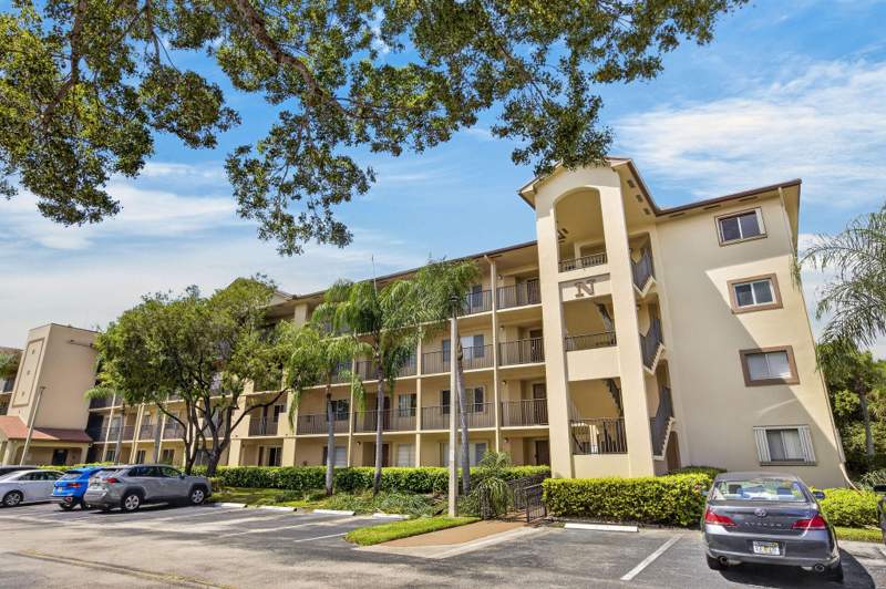 1 bedroom Condominium at 800 SW 142nd Avenue #411N, Suffolk At Century Village, Pembroke Pines — photo 3