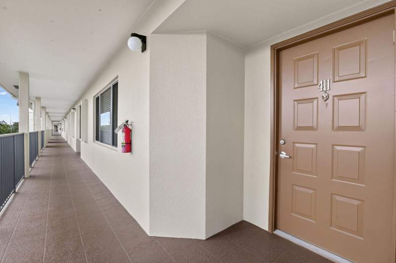 1 bedroom Condominium at 800 SW 142nd Avenue #411N, Suffolk At Century Village, Pembroke Pines — photo 2