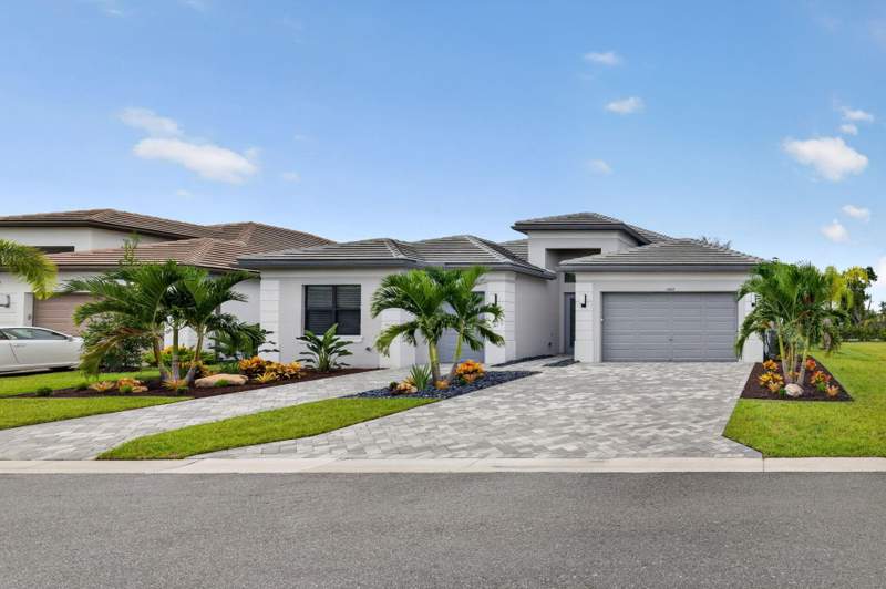 4 bedroom Single Family Residence at 11665 SW Ter Court, Riverland Parcel B - Plat Four, Port St. Lucie — photo 3