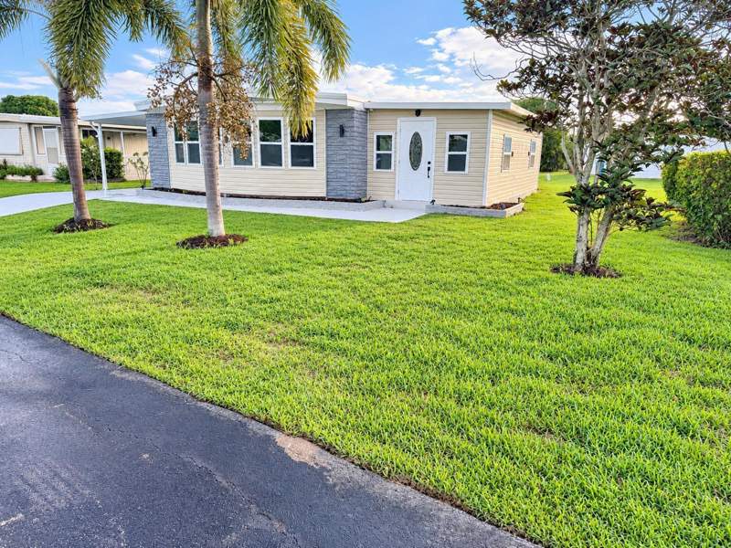 2 bedroom Manufactured Home at 8572 Crown Drive, Sea Meadows, Boynton Beach — photo 2