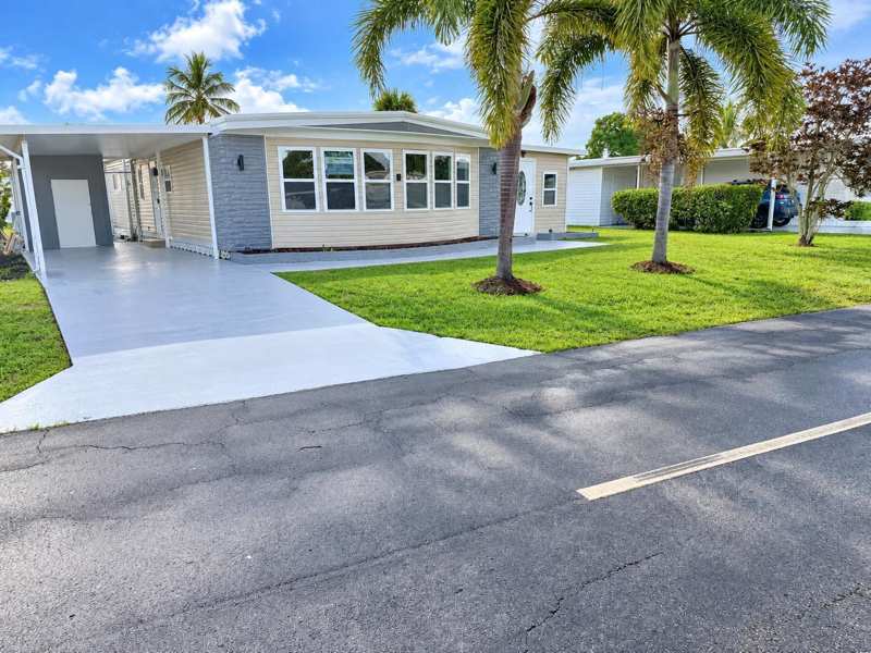 2 bedroom Manufactured Home at 8572 Crown Drive, Sea Meadows, Boynton Beach — photo 1