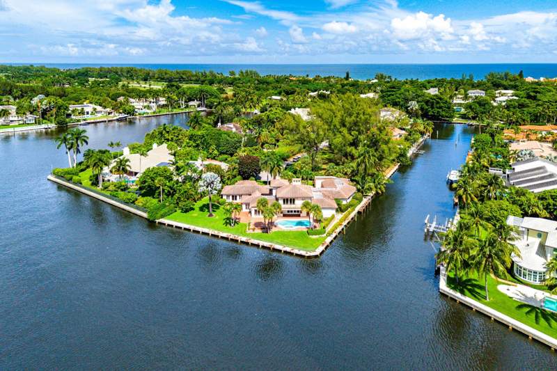4 bedroom Single Family Residence at 11 N Hidden Harbour Drive, Hidden Harbour Estates, Gulf Stream — photo 2