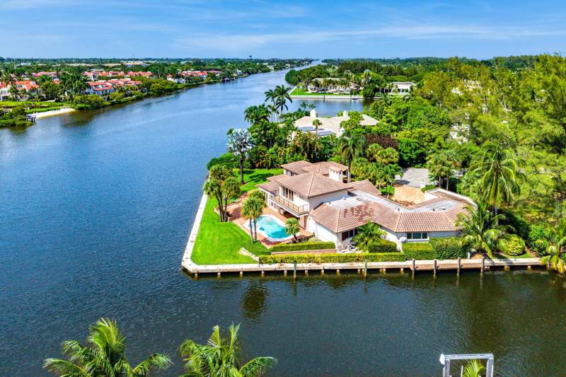 4 bedroom Single Family Residence at 11 N Hidden Harbour Drive, Hidden Harbour Estates, Gulf Stream — photo 3