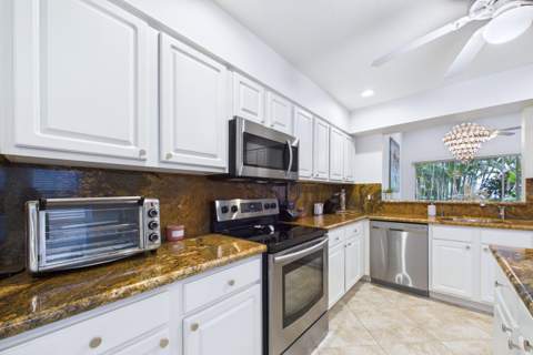 412 Coral Cove Drive, North Palm Beach FL - photo 18 of 40