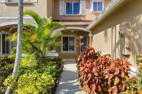 6215 Eaton Street, West Palm Beach FL - photo 8 of 53