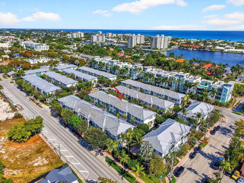 3 bedroom Townhouse at 361 W Mallory Circle, Mallory Square, Delray Beach — photo 1
