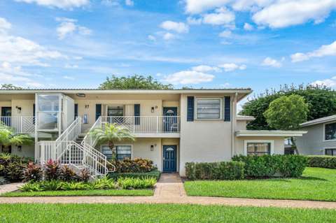 37 Stratford Lane #D, golf community for sale in Boynton Beach
