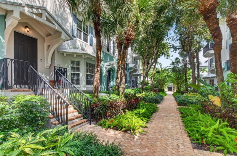 3 bedroom Townhouse at 361 W Mallory Circle, Mallory Square, Delray Beach — photo 5